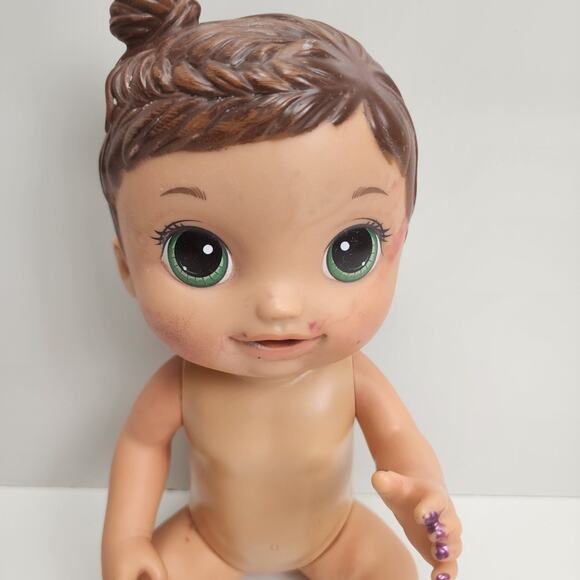 Baby Alive Face Paint Fairy 2016 Hasbro Toys (Brown Hair Green Eyes Nude) Doll - Picture 2 of 6